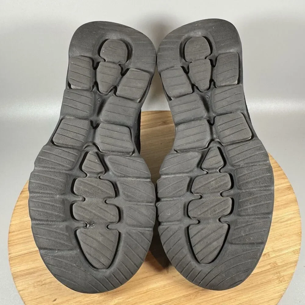 Skechers good used